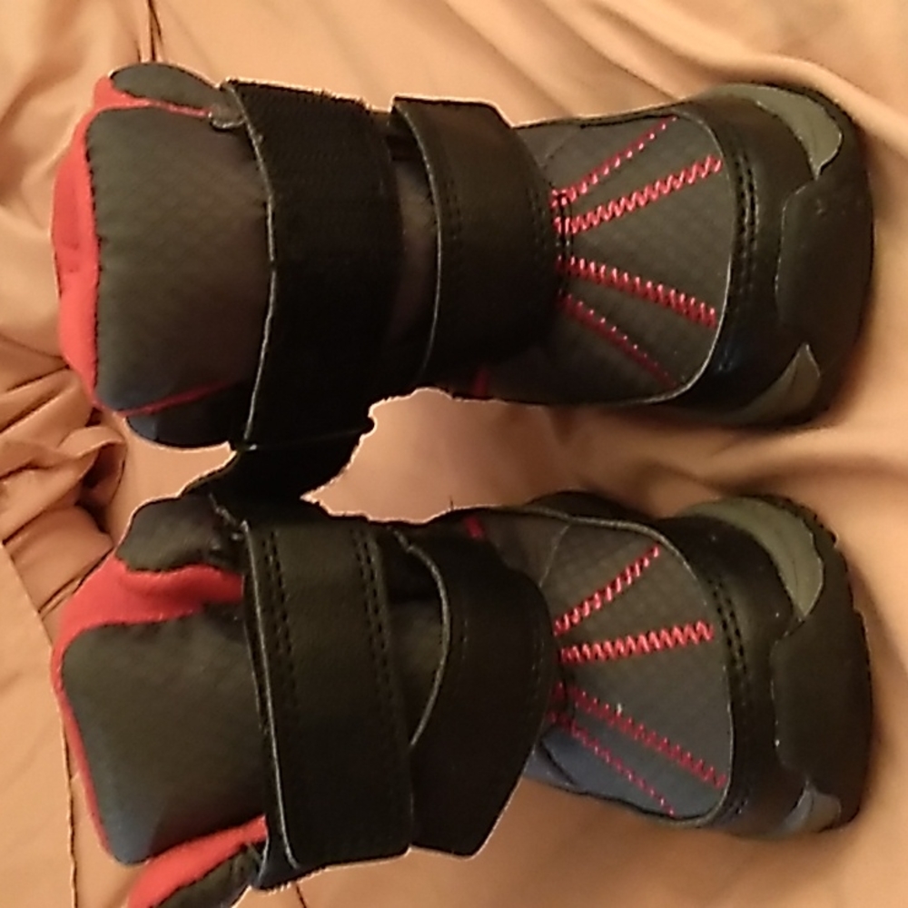 Toddlers carters boots